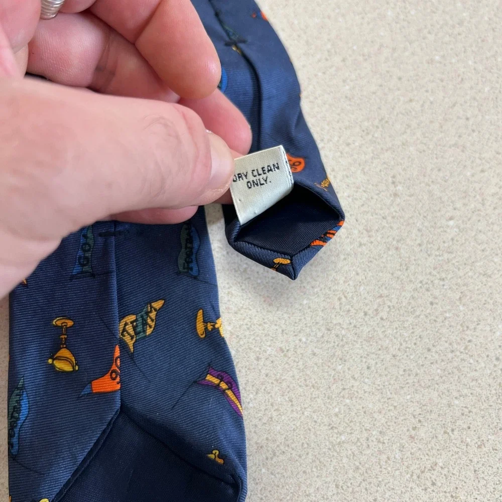 Vintage Kids 1996 Gap Navy Blue Trophy Pennant Tie 2.5